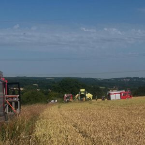 Mehr über den Artikel erfahren F3[+] – Brennende Ballenpresse